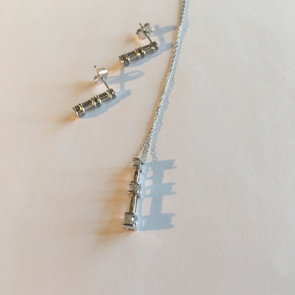 Diamonds 10k Solid Gold Linear Earrings - Picture 8 of 8